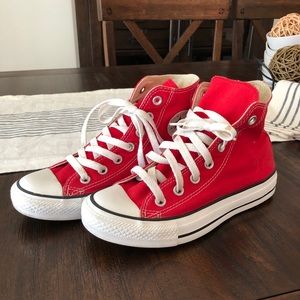 Size M 4 / W 6 Red High Top Converse Chuck’s